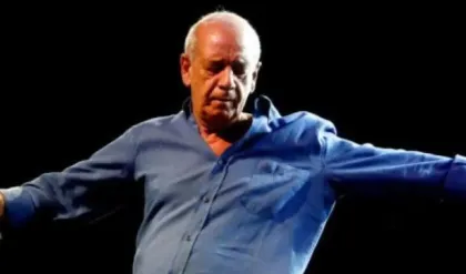 Δημήτρης Μητροπάνος: Τα δύσκολα παιδικά χρόνια, η ζωή του και οι διαχρονικές επιτυχίες 