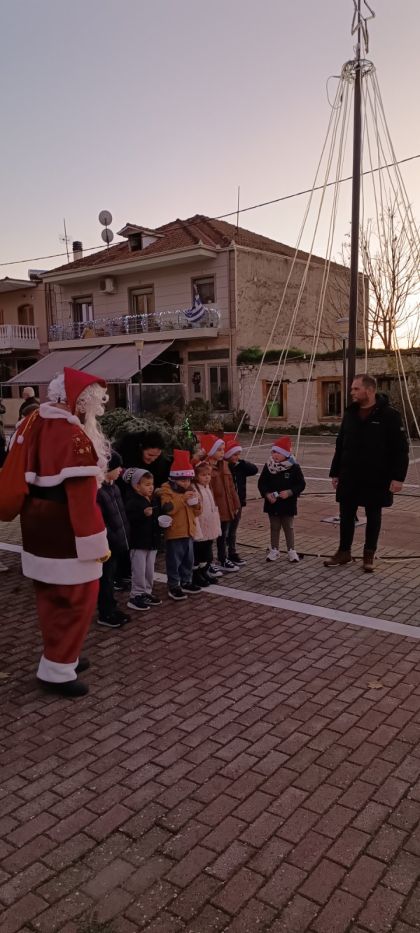 Φωταγώγηση χριστουγεννιάτικου δέντρου στον Κλοκοτό