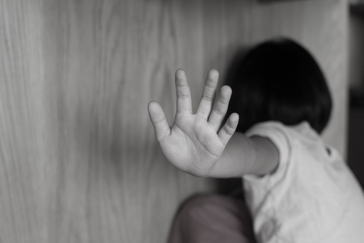 Απίστευτο οικογενειακό δράμα στα Τρίκαλα: Πα-τέρας βίαζε τις δύο κόρες του – Καταδικάστηκε σε 16 χρόνια φυλάκισης