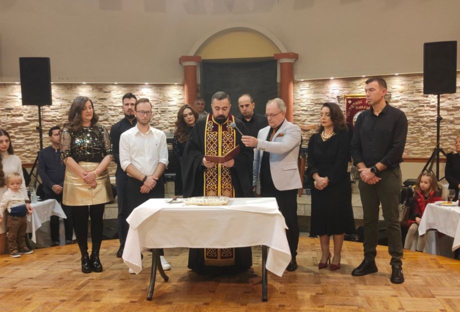 Χαμός στην χοροεσπερίδα του Πολιτιστικού Συλλόγου Οιχαλίας