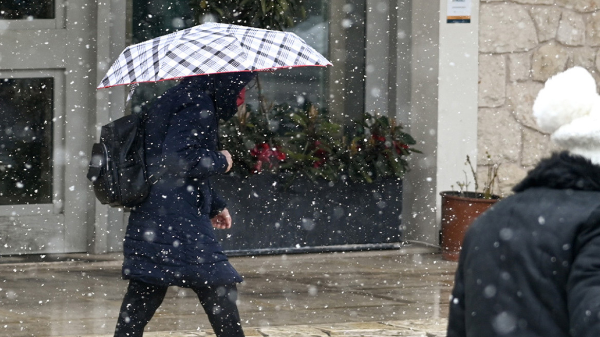 Ο χρόνος μετρά αντίστροφα για την «ψυχρή εισβολή» – Ποιες περιοχές θα ντυθούν στα «λευκά» και πόσο θα πέσει η θερμοκρασία