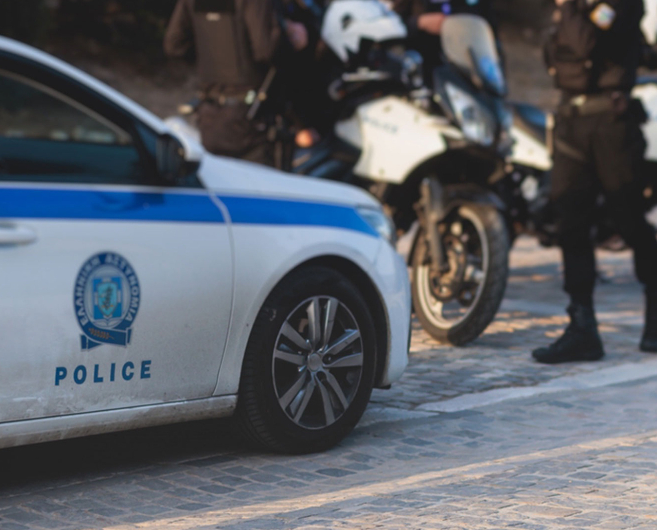 Συμβαίνει τώρα: 18χρονος τηλεφώνησε στην αστυνομία και δήλωσε ότι σκότωσε τη μητέρα του στο Φλαμούλι Τρικάλων